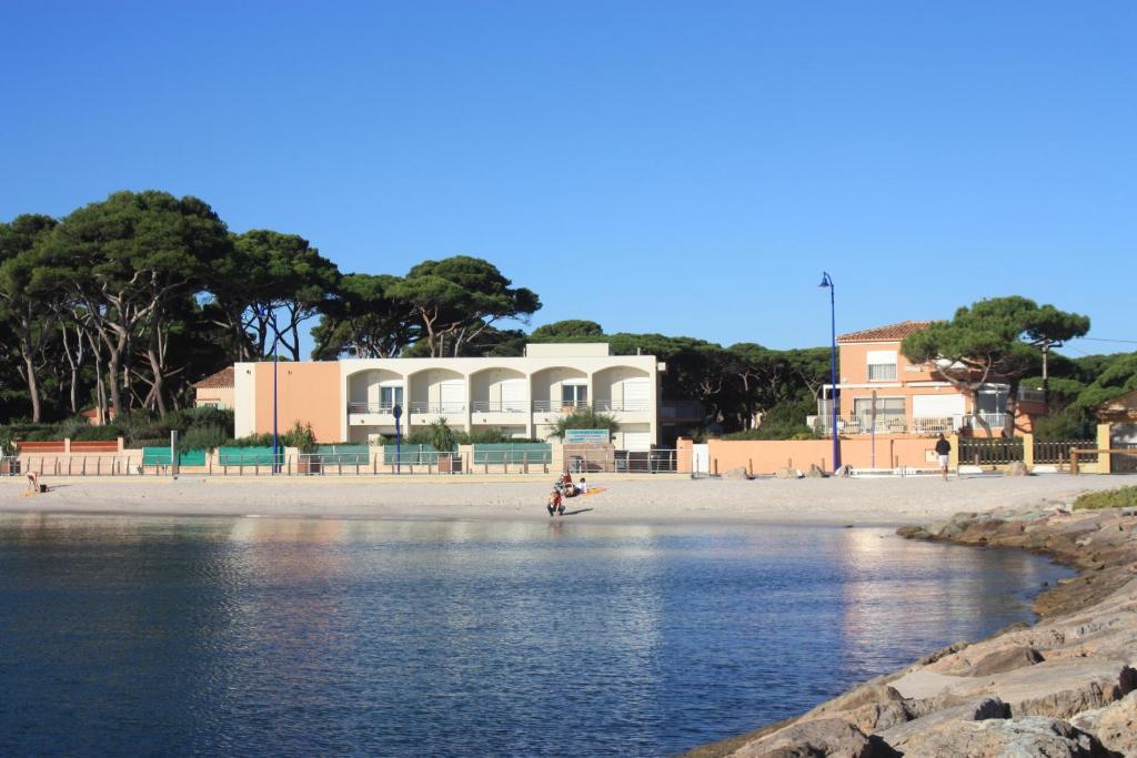 Les Stoechades Aparthotel Hyeres Exterior photo